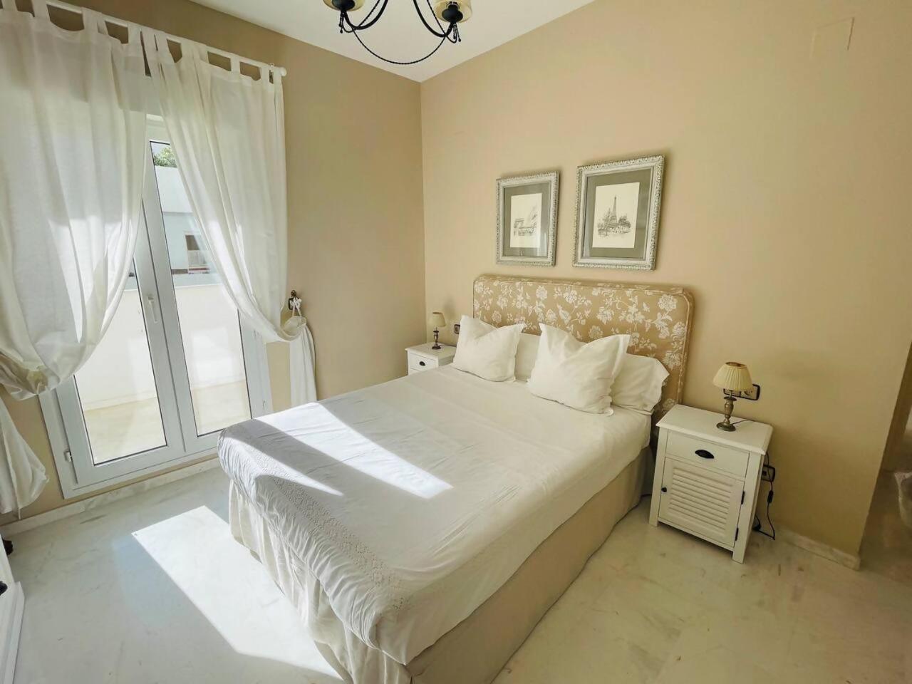 Milla De Oro Apartment *